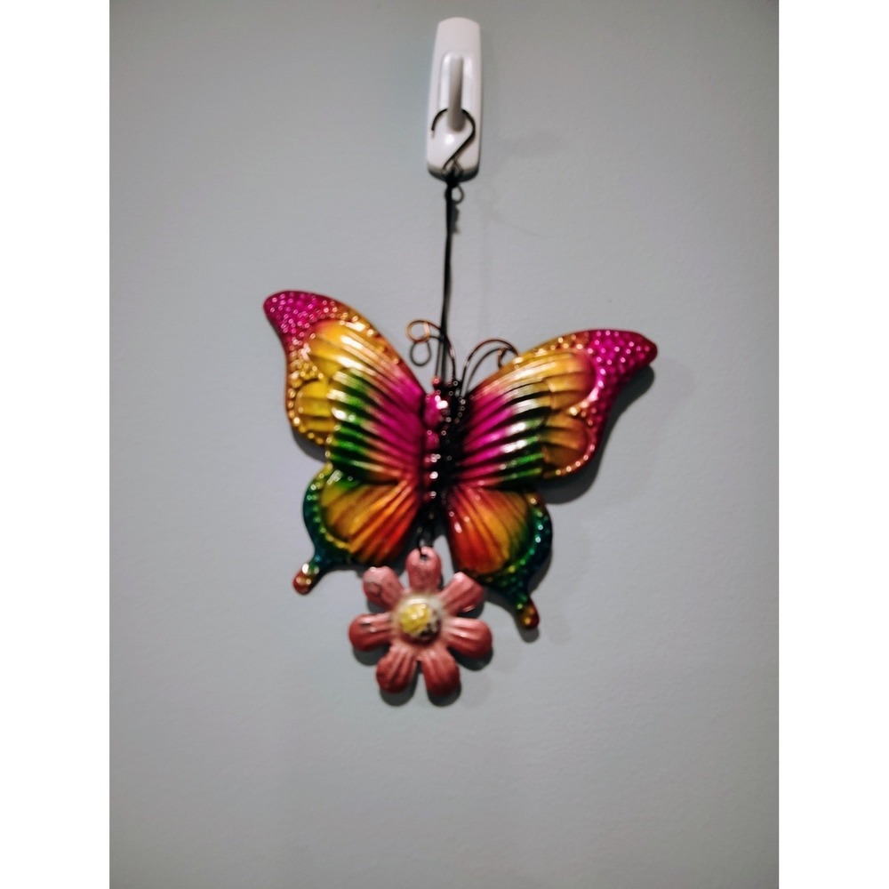 Beautiful butterfly Windchime. Metal  multicolor greater for in our out doors